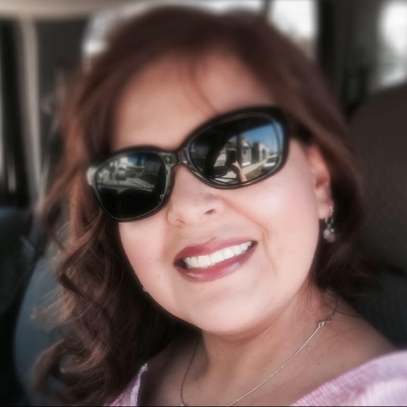 Meet your Posher, Becky - Picture 1 of 1